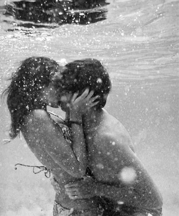 romance underwater kiss, love, affection, summer love, summertime, endless summer
