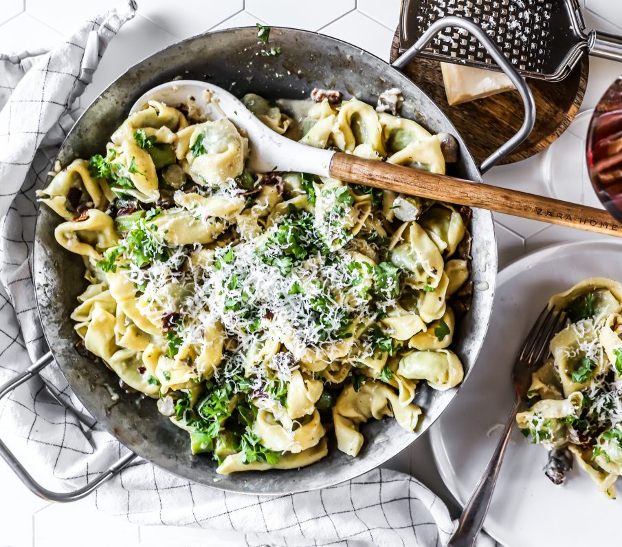 TORTELLINI MEÐ BEIKONI, SVEPPUM OG FERSKUM ASPAS