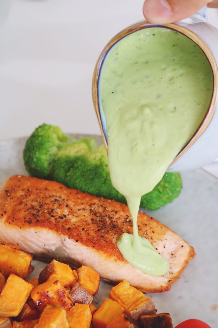 delicious-and-creamy-avocado-sauce-trendnet