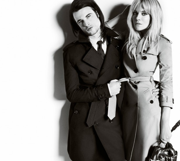 Sienna-Miller-and-Tom-Sturridge-featuring-in-the-Burberry-Autumn_Winter-2013-Campaign-de