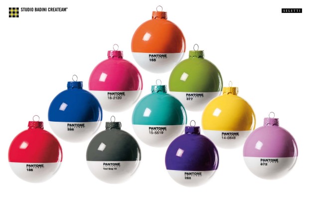 Pantone_christmas-bauble